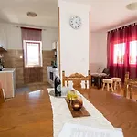 Ivana 2 * Kaštela